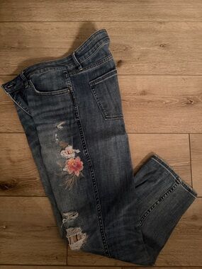 White House Black Market Embroidered Distressed Blue Boyfriend Jeans
